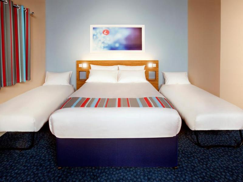 Travelodge High Wycombe Central Exterior photo