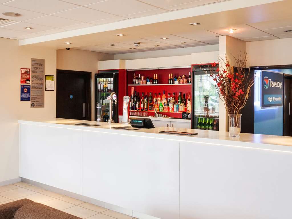 Travelodge High Wycombe Central Restaurant photo